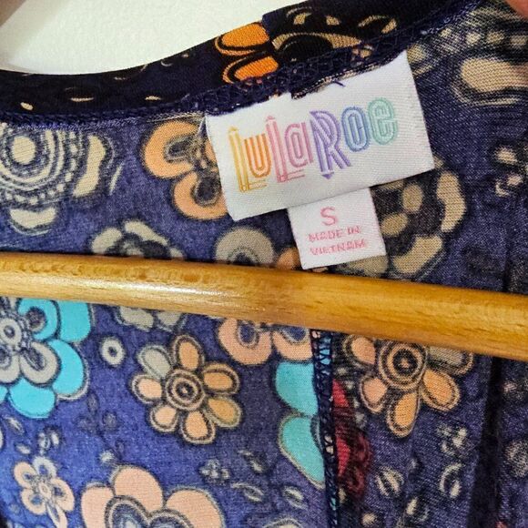 EUC LULAROE FUN FLORAL PRINT KIMONO SHRUG TOP LONG LINE SIZE SMALL - Picture 10 of 12